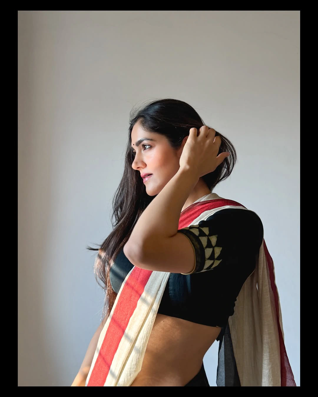 Simran Choudhary Cute Photos in Saree