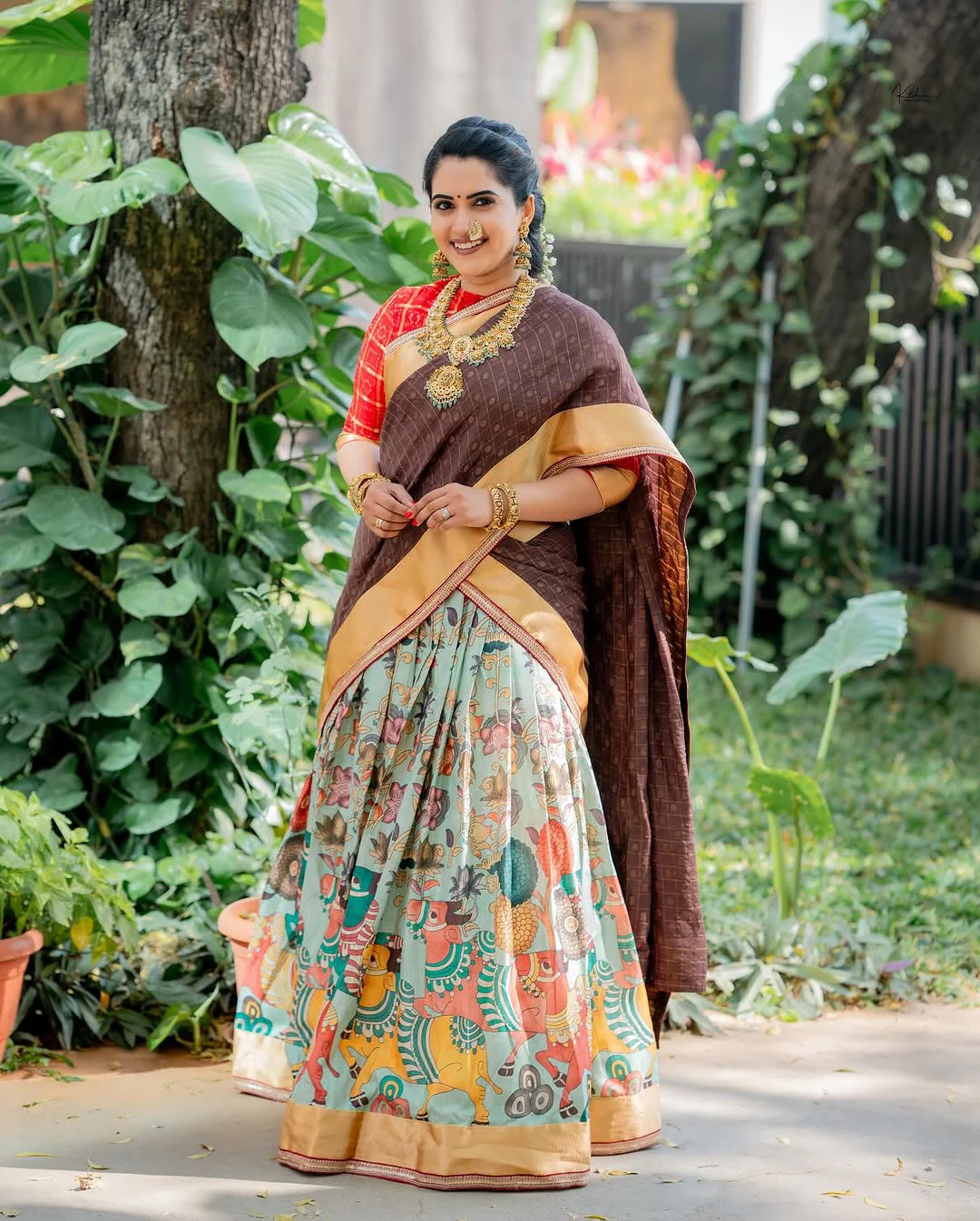 Anchor Sravanthi Chokarapu Srirama Navami Special Photos