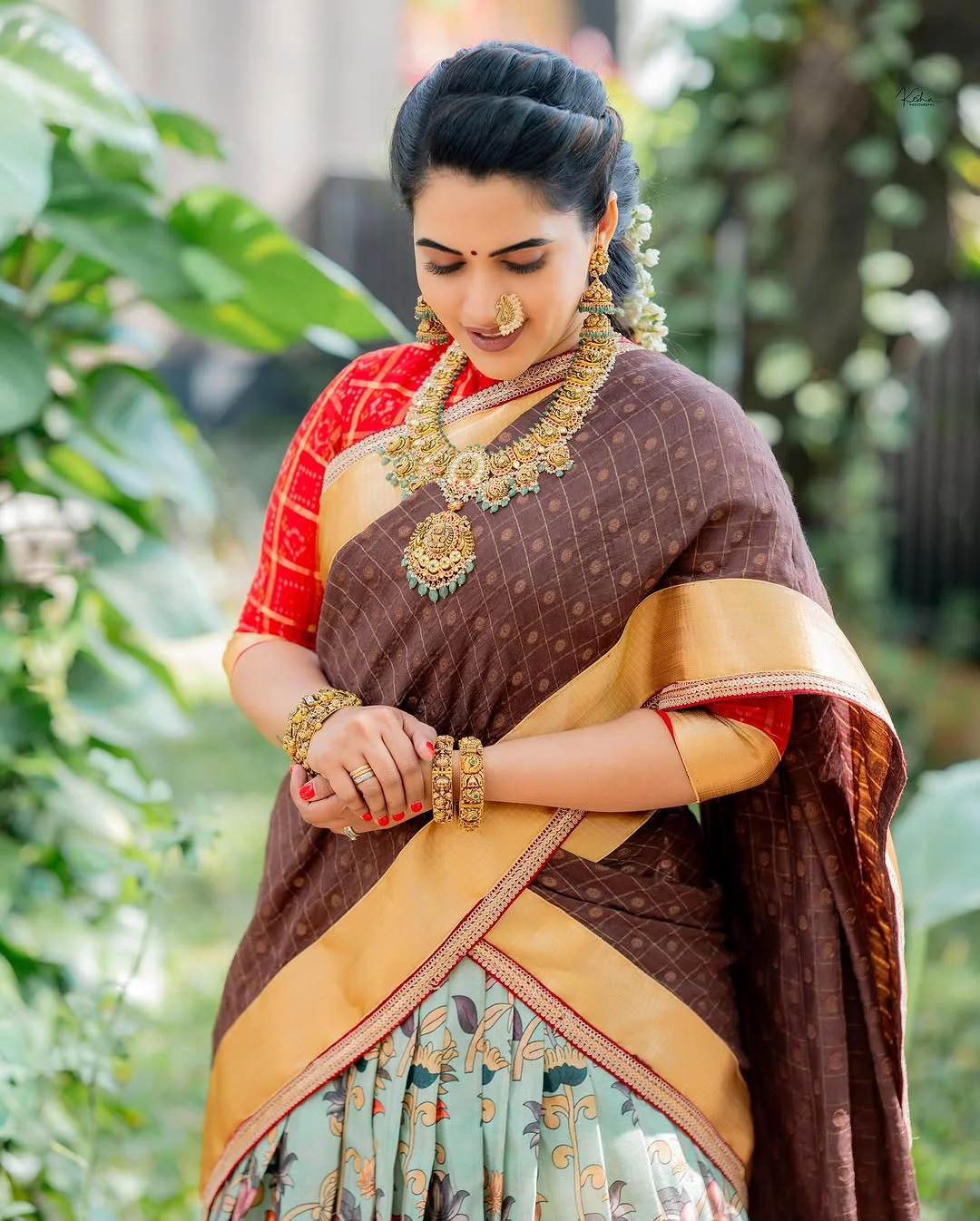 Anchor Sravanthi Chokarapu Srirama Navami Special Photos