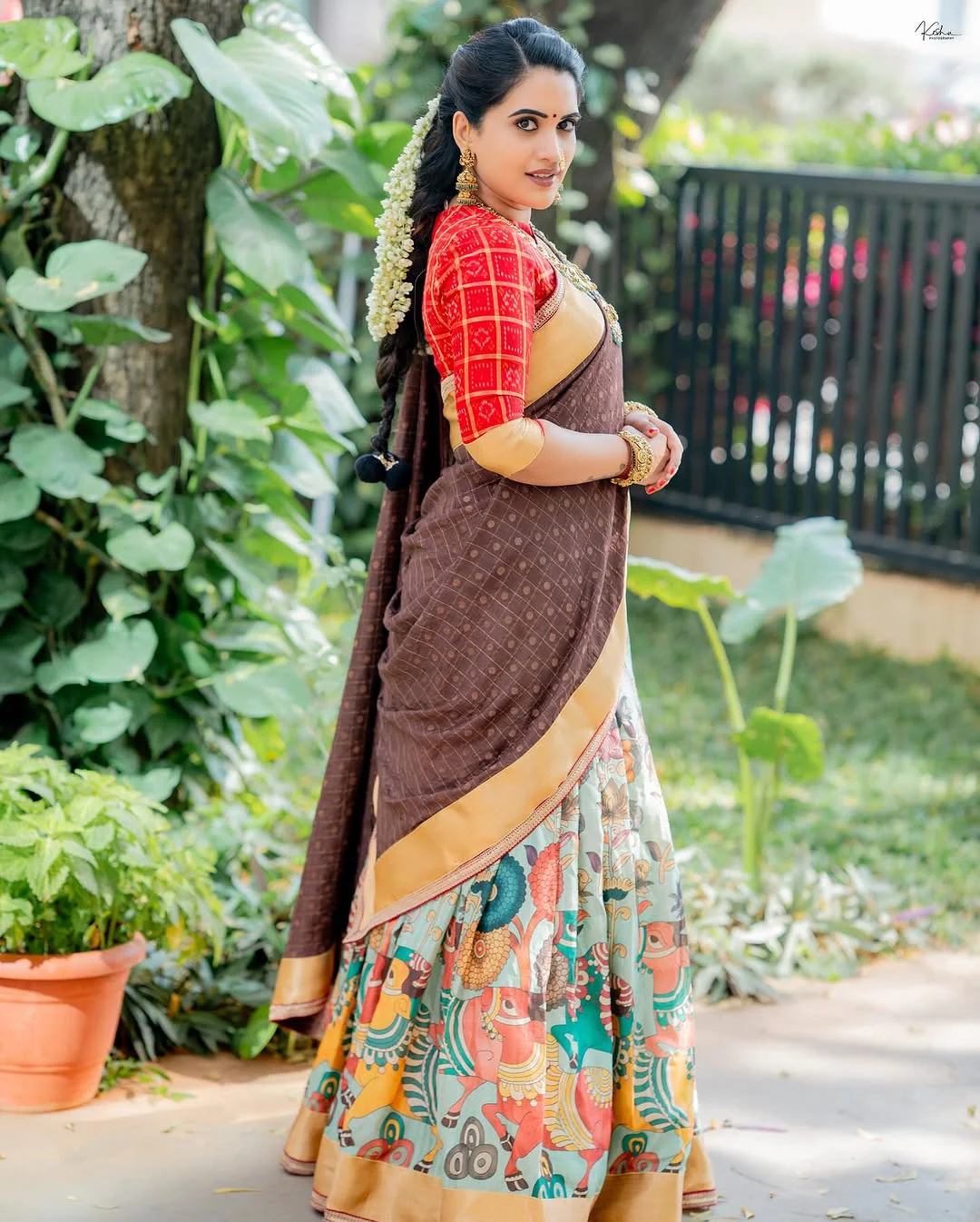 Anchor Sravanthi Chokarapu Srirama Navami Special Photos