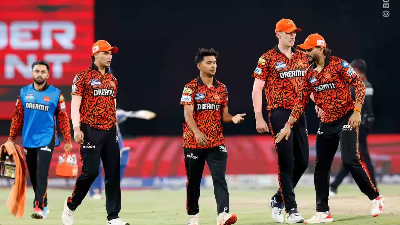 SRH : ప్లే ఆఫ్స్కు వెళ్లేందుకు సన్రైజర్స్కు ఇంకా ఛాన్స్ ఉంది.. చెన్నై గెలిస్తే ఏం జరుగుతుందంటే.. SRH : ప్లే ఆఫ్స్కు వెళ్లేందుకు సన్రైజర్స్కు ఇంకా ఛాన్స్ ఉంది.. చెన్నై గెలిస్తే ఏం జరుగుతుందంటే..