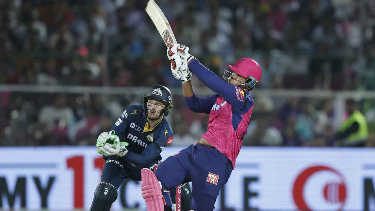 IPL 2025: అదేం కొట్టుడు రా నాయనా.. ఐపీఎల్లో 14ఏళ్ల కుర్రాడి ఊచకోత.. వైభవ్ సూర్యవంశీ సూపర్ సెంచరీ.. IPL 2025: అదేం కొట్టుడు రా నాయనా.. ఐపీఎల్లో 14ఏళ్ల కుర్రాడి ఊచకోత.. వైభవ్ సూర్యవంశీ సూపర్ సెంచరీ..