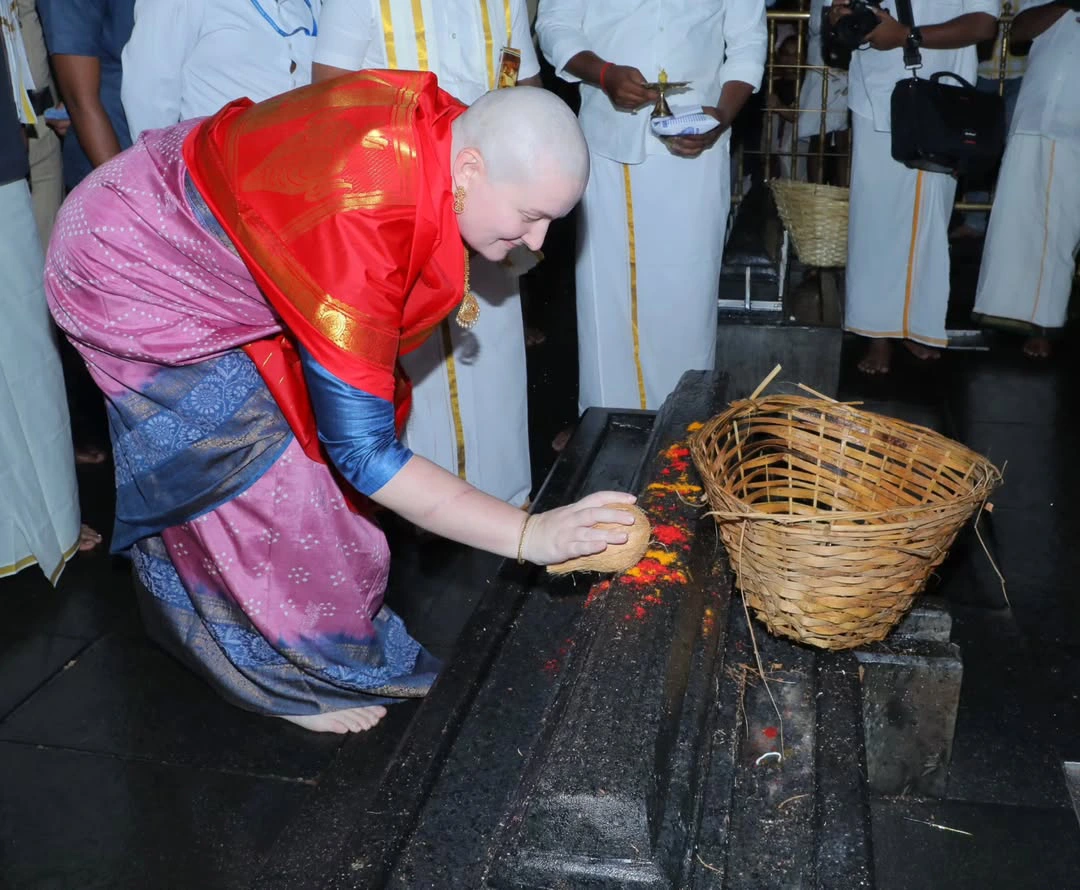 Pawan Kalyan Wife Anna Lezhneva Visits Tirumala