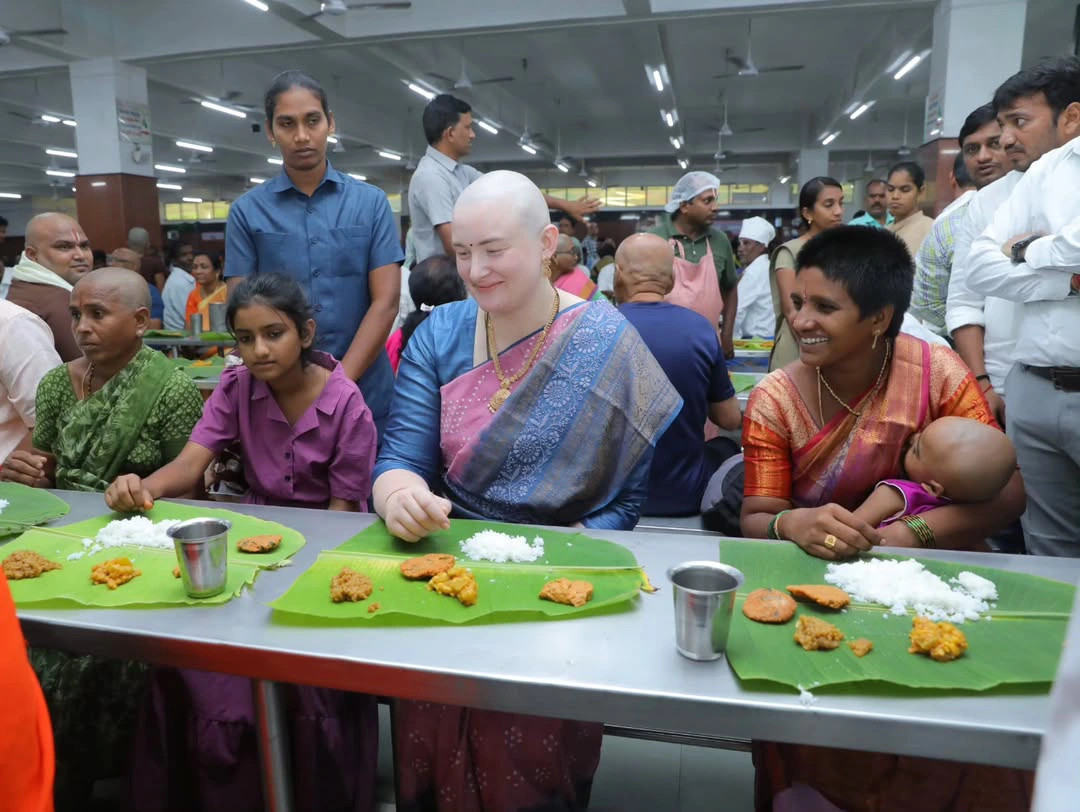 Pawan Kalyan Wife Anna Lezhneva Visits Tirumala