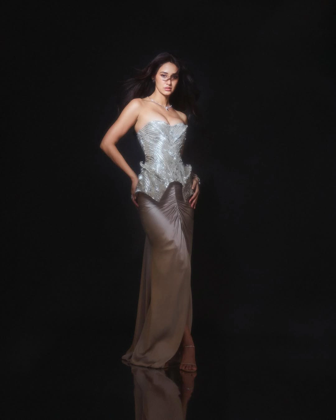 Disha Patani Shines with her Dazzling Beauty