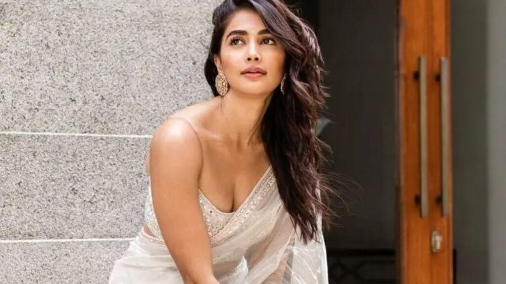 Pooja Hegde says in Retro Promotions her Family giving Pressure
