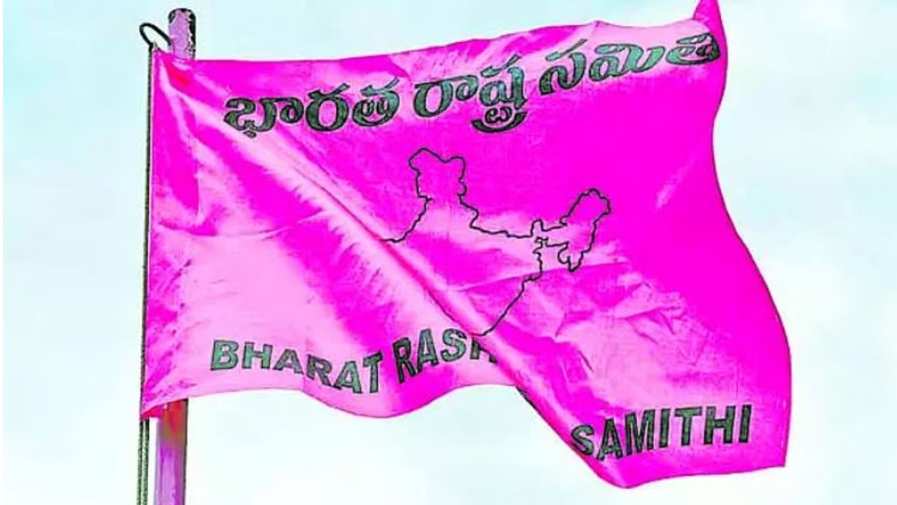 Gossip Garage: పార్టీ ఆఫీస్కి రారు, ఏ కార్యక్రమానికి హాజరవరు..! ఆ నలుగురు పెద్ద మనుషులు ఎక్కడ? కారులోనే ఉన్నారా? Gossip Garage: పార్టీ ఆఫీస్కి రారు, ఏ కార్యక్రమానికి హాజరవరు..! ఆ నలుగురు పెద్ద మనుషులు ఎక్కడ? కారులోనే ఉన్నారా?