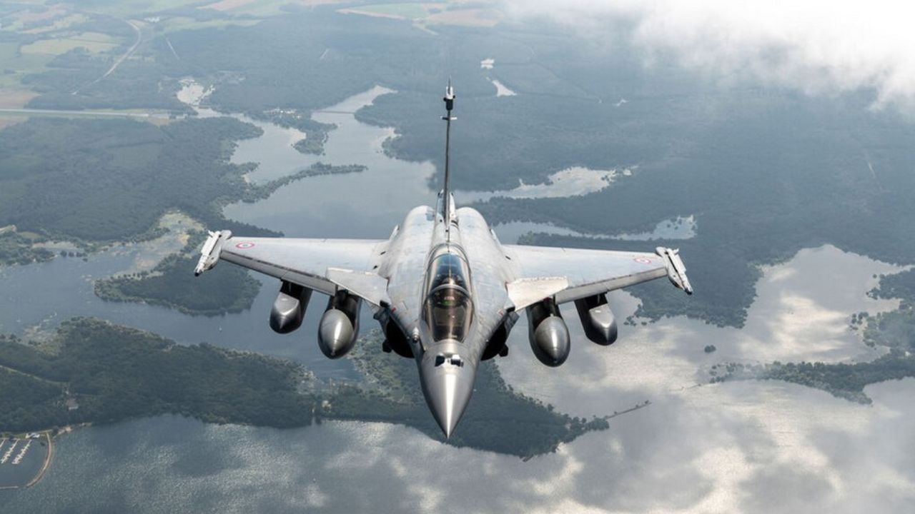 Operation Sindoor: రాఫెల్ అంటే అట్లుంటది మరి.. పాక్ పై దాడిలో వాడిన స్కాల్ప్ క్షిపణులు, హామర్ బాంబుల స్పెషాలిటీ ఇదే.. Operation Sindoor: రాఫెల్ అంటే అట్లుంటది మరి.. పాక్ పై దాడిలో వాడిన స్కాల్ప్ క్షిపణులు, హామర్ బాంబుల స్పెషాలిటీ ఇదే..