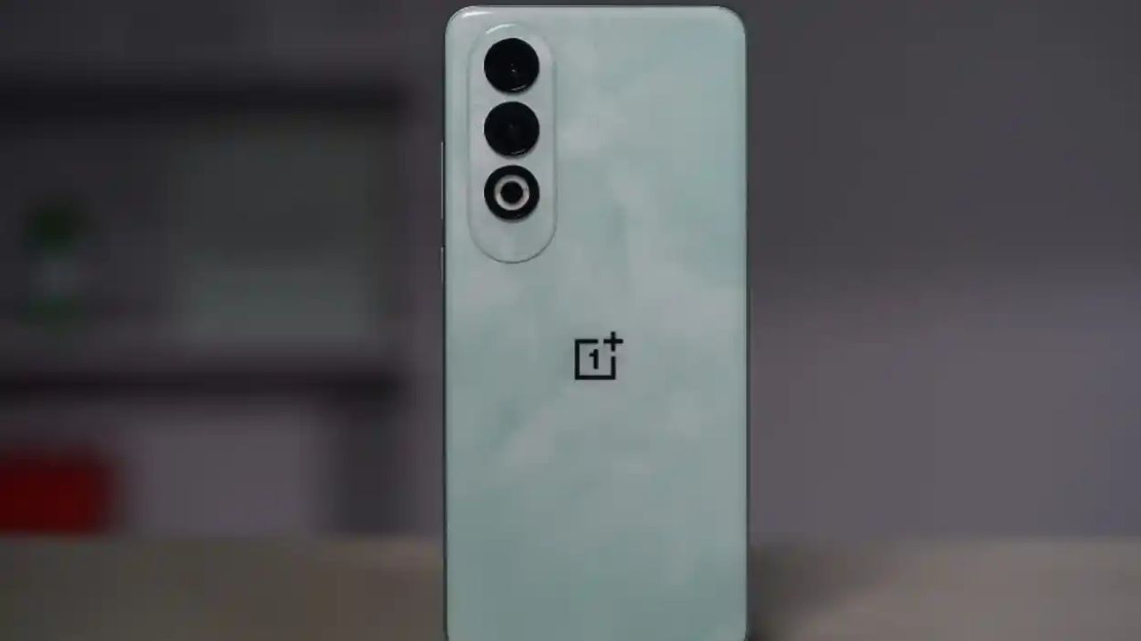 రూ.25 వేలలోపే OnePlus Nord CE 5? ఫీచర్లు అదుర్స్.. కొనేస్తారా? రూ.25 వేలలోపే OnePlus Nord CE 5? ఫీచర్లు అదుర్స్.. కొనేస్తారా?