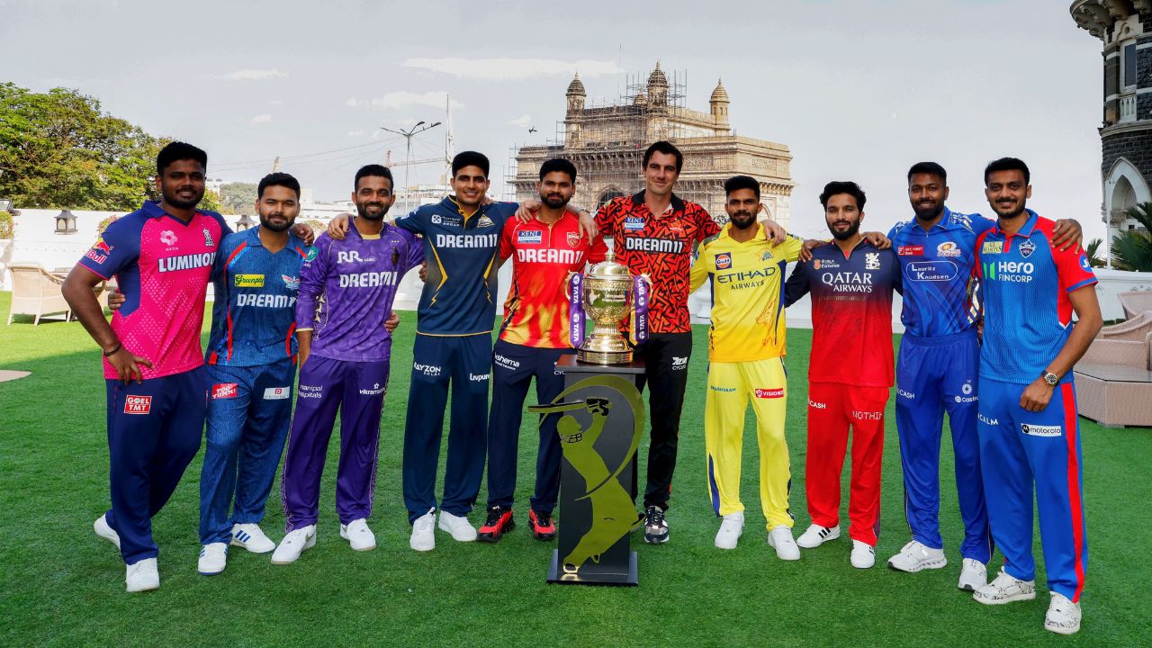 ఐపీఎల్ వాయిదా పడడం వల్ల ఎన్ని వందల కోట్ల నష్టం వస్తుందో తెలుసా? ఐపీఎల్ వాయిదా పడడం వల్ల ఎన్ని వందల కోట్ల నష్టం వస్తుందో తెలుసా?