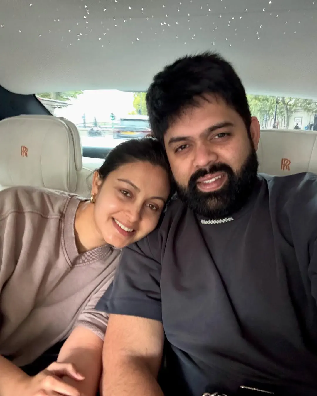 Abhinaya Enjoying Honeymoon Trip with her Husband Karthik in London
