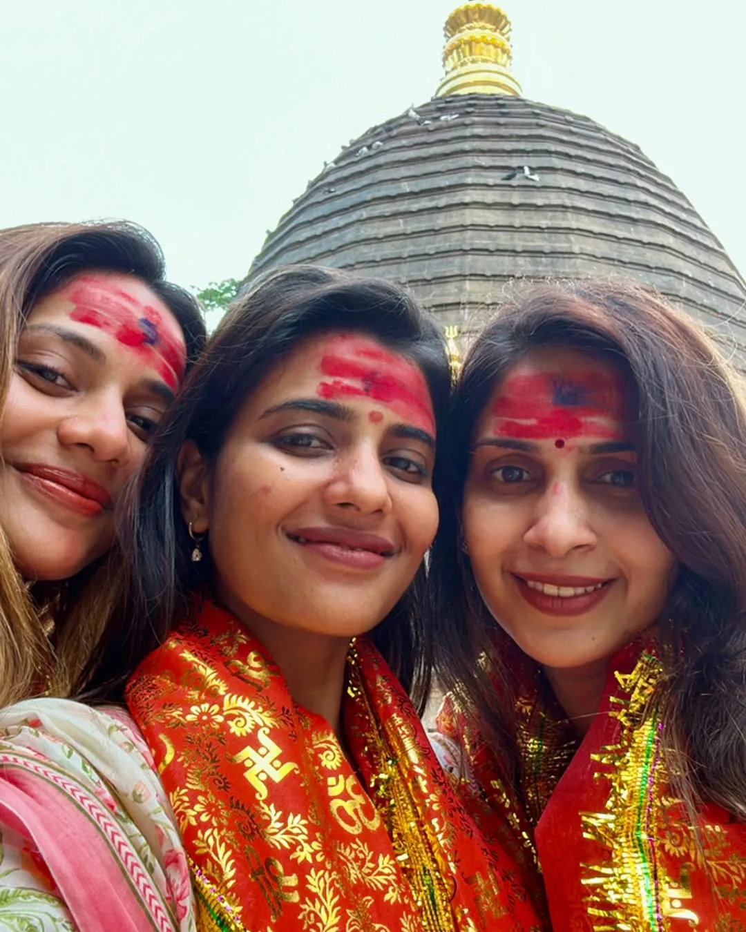 Aishwarya Rajesh Visits Assam Kamakhya Temple