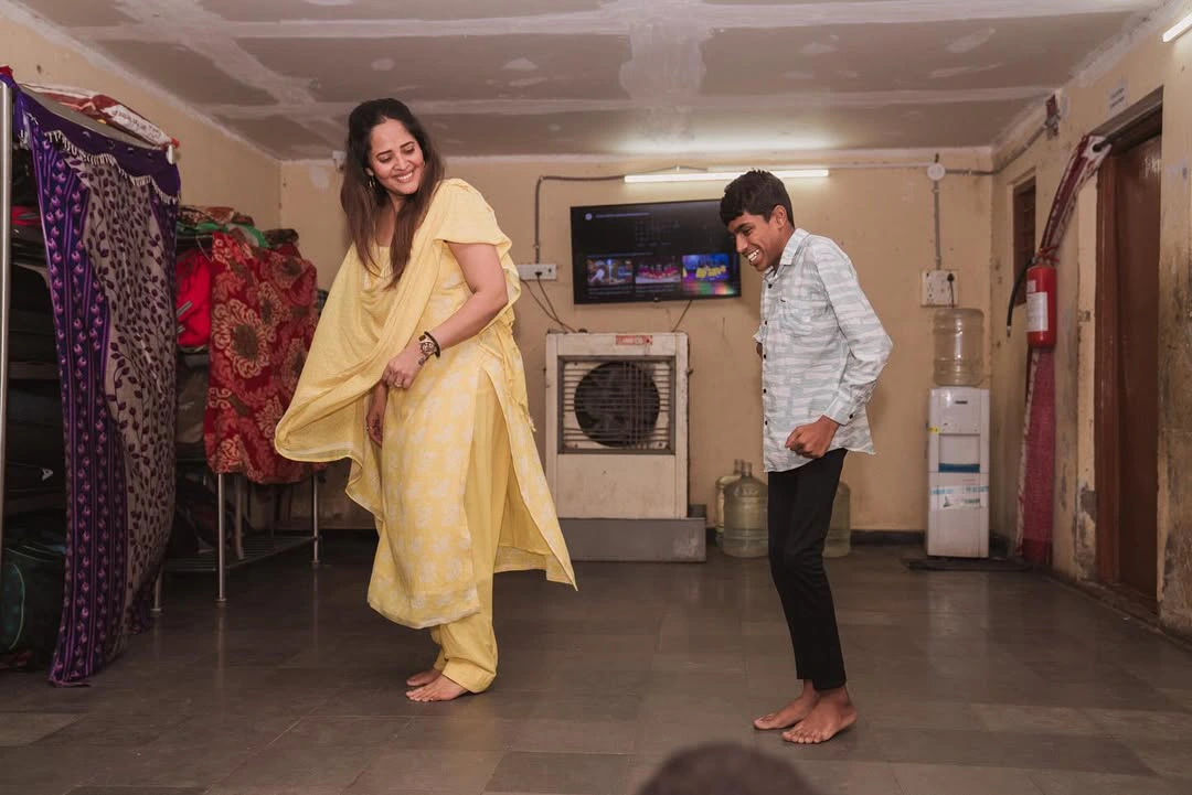 Anasuya Bharadwaj Celebrates her Birthday at Orphanage Home
