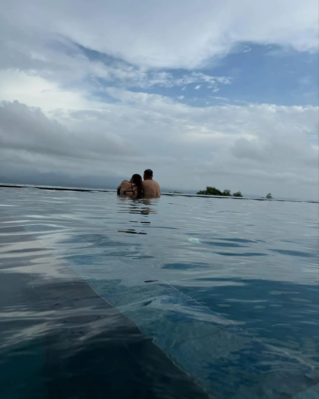 Anasuya Bharadwaj Enjoying Vacation in Sri Lanka with Family