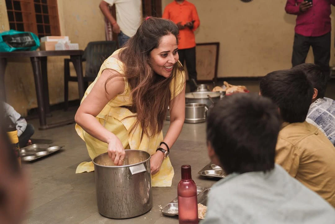 Anasuya Bharadwaj Celebrates her Birthday at Orphanage Home
