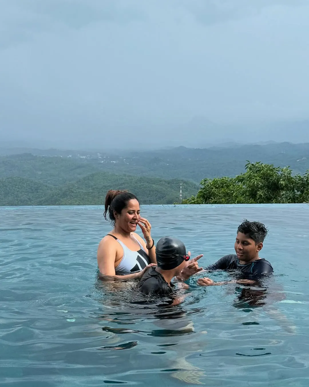 Anasuya Bharadwaj Enjoying Vacation in Sri Lanka with Family