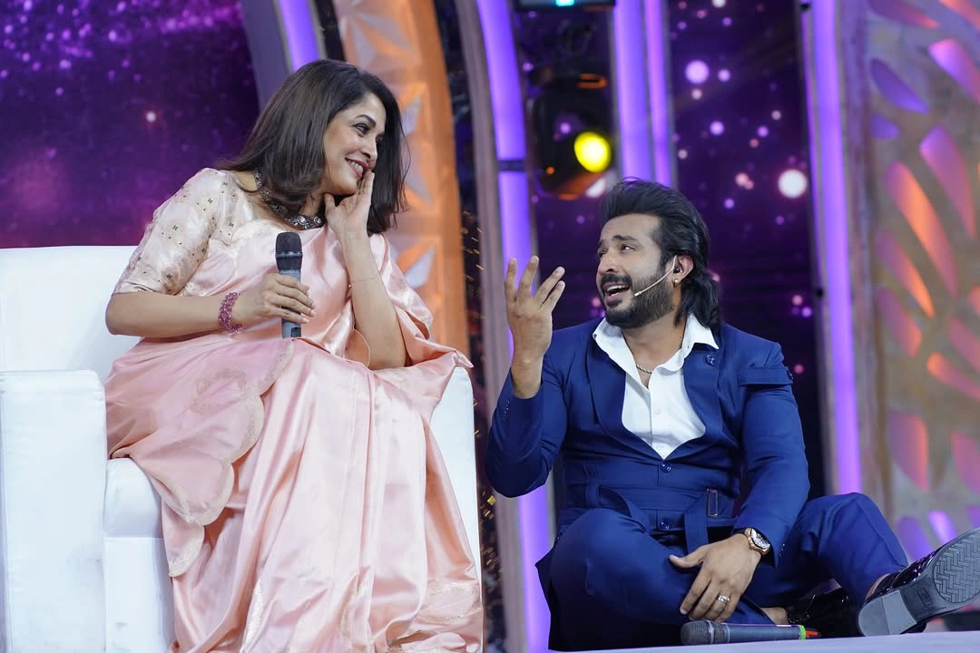 Anchor Ravi Ramayakrishna Cute Photos