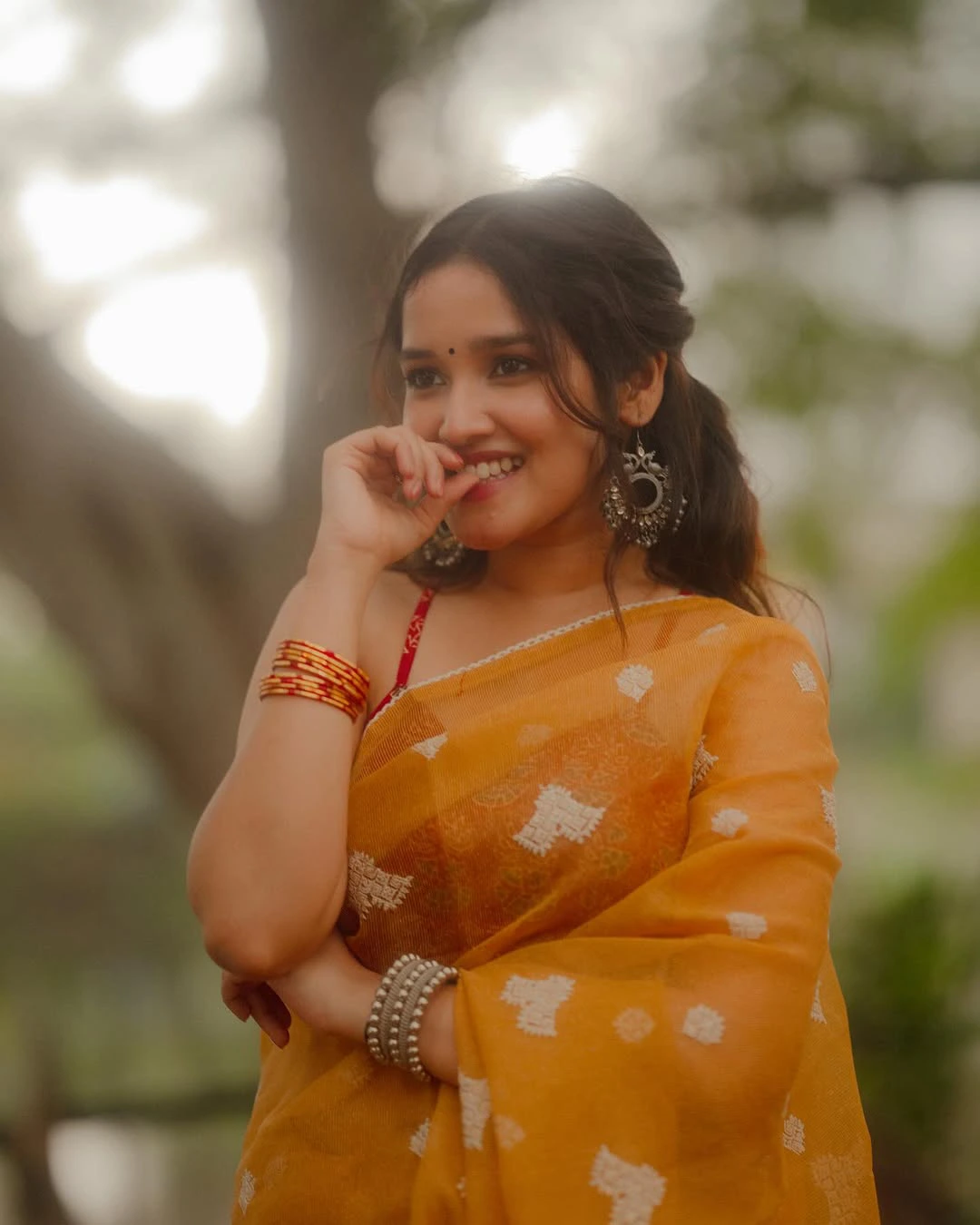 Anikha surendran Stunning Looks in Saree