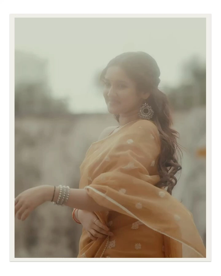 Anikha surendran Stunning Looks in Saree