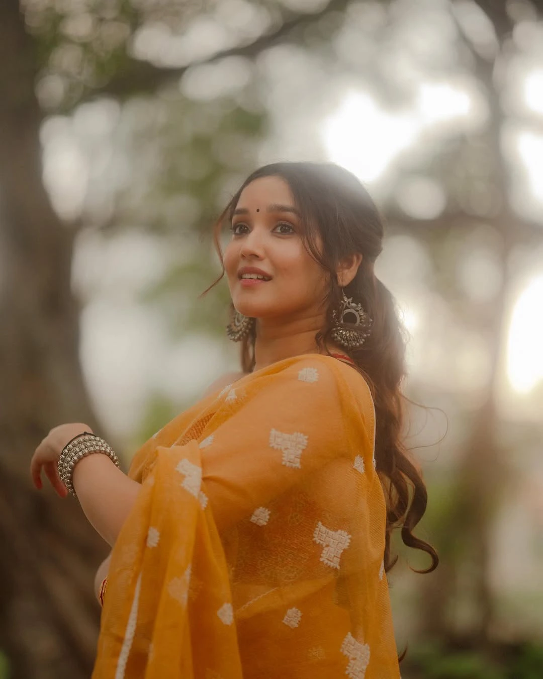 Anikha surendran Stunning Looks in Saree