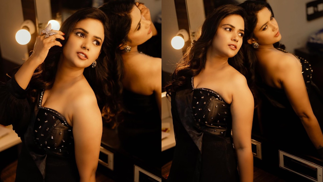 Ariyana Glory : బ్లాక్ డ్రెస్ లో బంగారు బాతులా.. అరియనా గ్లోరీ ఫొటోలు..