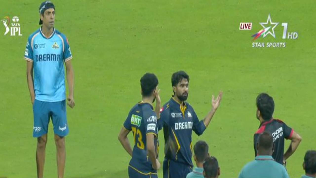 MI vs GT : వర్షం ఎక్కడ.. అంపైర్లపై ఆశిష్ నెహ్రా, రాహుల్ తెవాటియా ఆగ్రహం.. MI vs GT : వర్షం ఎక్కడ.. అంపైర్లపై ఆశిష్ నెహ్రా, రాహుల్ తెవాటియా ఆగ్రహం..