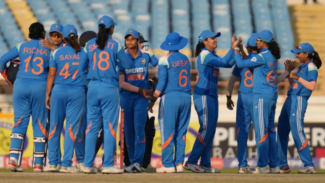 ENG vs IND : ఇంగ్లాండ్ పర్యటనకు భారత జట్టు ఇదే.. రీ ఎంట్రీ ఇచ్చిన స్టార్ ప్లేయర్.. జట్టులో ఎవరికి ఛాన్స్ దక్కిందంటే..? ENG vs IND : ఇంగ్లాండ్ పర్యటనకు భారత జట్టు ఇదే.. రీ ఎంట్రీ ఇచ్చిన స్టార్ ప్లేయర్.. జట్టులో ఎవరికి ఛాన్స్ దక్కిందంటే..?
