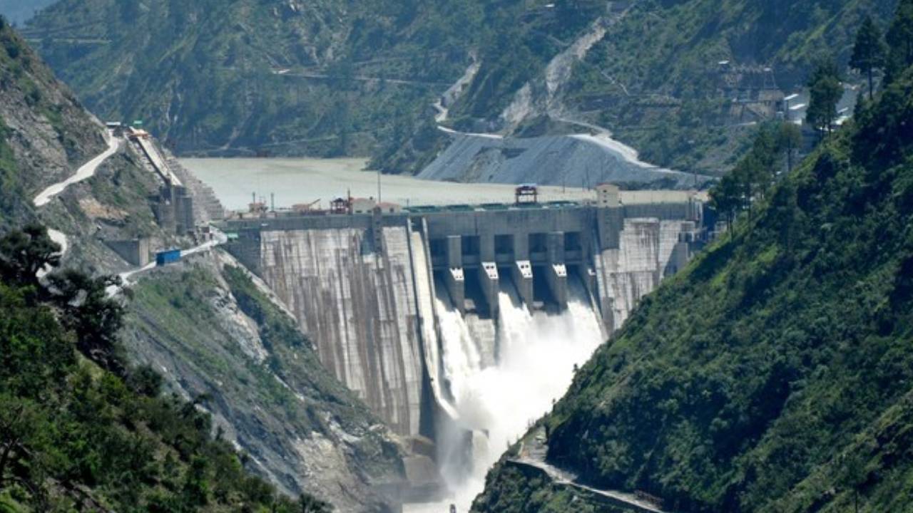 Pakistan: పాకిస్థాన్ కు దిమ్మతిరిగే షాకిచ్చిన భారత్.. ఆ డ్యామ్ గేట్లు డౌన్.. అక్కడి ప్రాంతాలు ఎడారే.. Pakistan: పాకిస్థాన్ కు దిమ్మతిరిగే షాకిచ్చిన భారత్.. ఆ డ్యామ్ గేట్లు డౌన్.. అక్కడి ప్రాంతాలు ఎడారే..