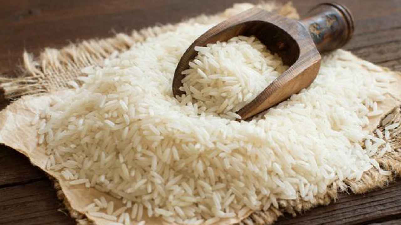 Basmati Rice Prices: భారత్, పాకిస్తాన్ మధ్య తీవ్ర ఉద్రిక్తతల ఎఫెక్ట్.. భారీగా పెరిగిన బాస్మతి బియ్యం ధరలు.. Basmati Rice Prices: భారత్, పాకిస్తాన్ మధ్య తీవ్ర ఉద్రిక్తతల ఎఫెక్ట్.. భారీగా పెరిగిన బాస్మతి బియ్యం ధరలు..