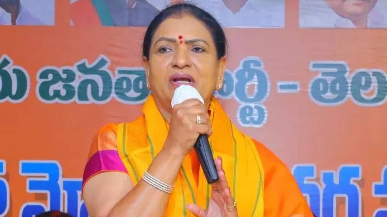 రేవంత్ రెడ్డి పాలించే అర్హత కోల్పోయాడు.. కవిత లేఖపై డీకే అరుణ సంచలన కామెంట్స్ .. రేవంత్ రెడ్డి పాలించే అర్హత కోల్పోయాడు.. కవిత లేఖపై డీకే అరుణ సంచలన కామెంట్స్ ..