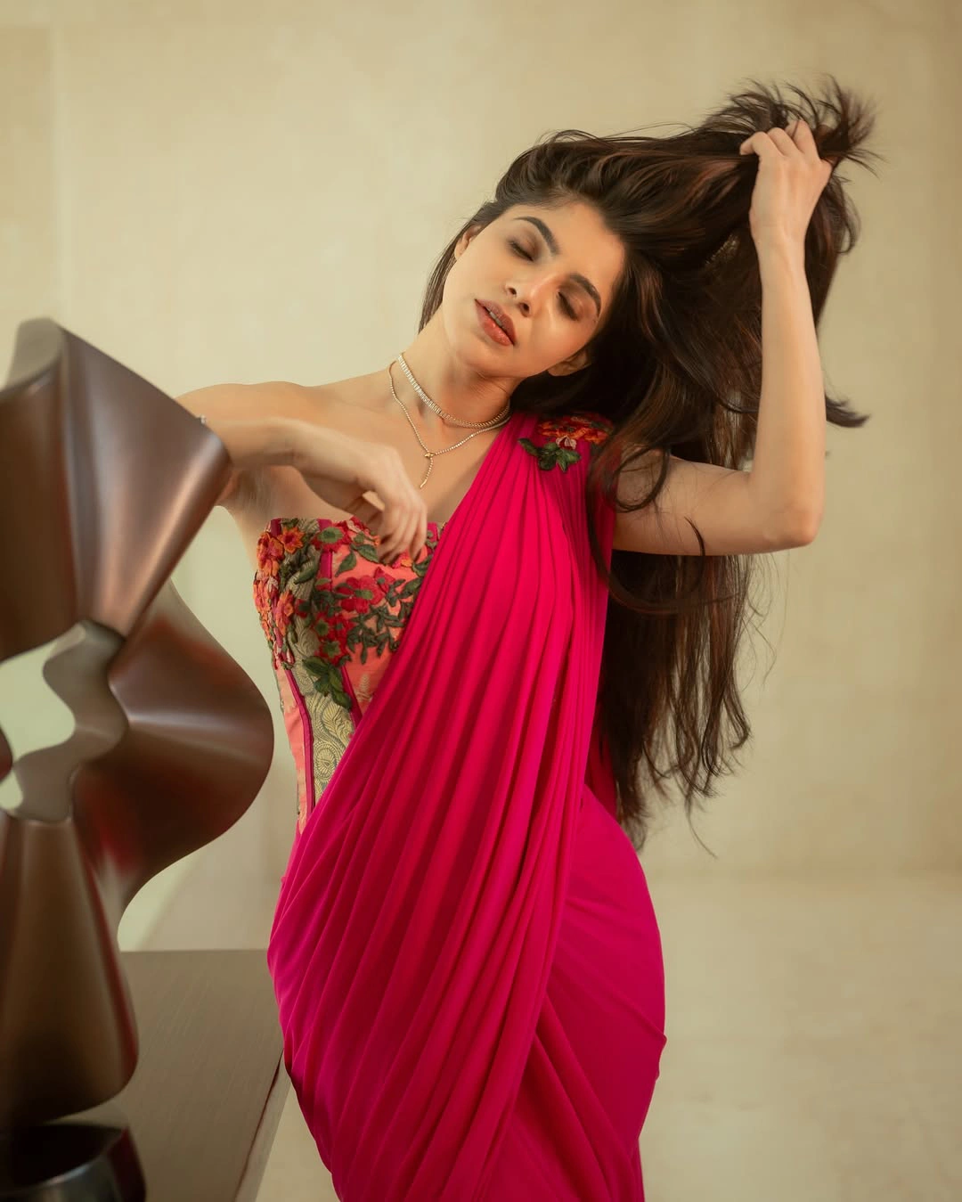 Divyabharathi Gorgeous Looks in Saree