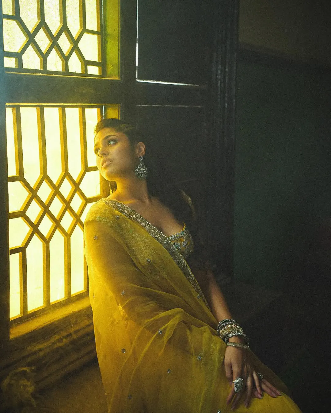 Faria Abdullah Shines in Dark