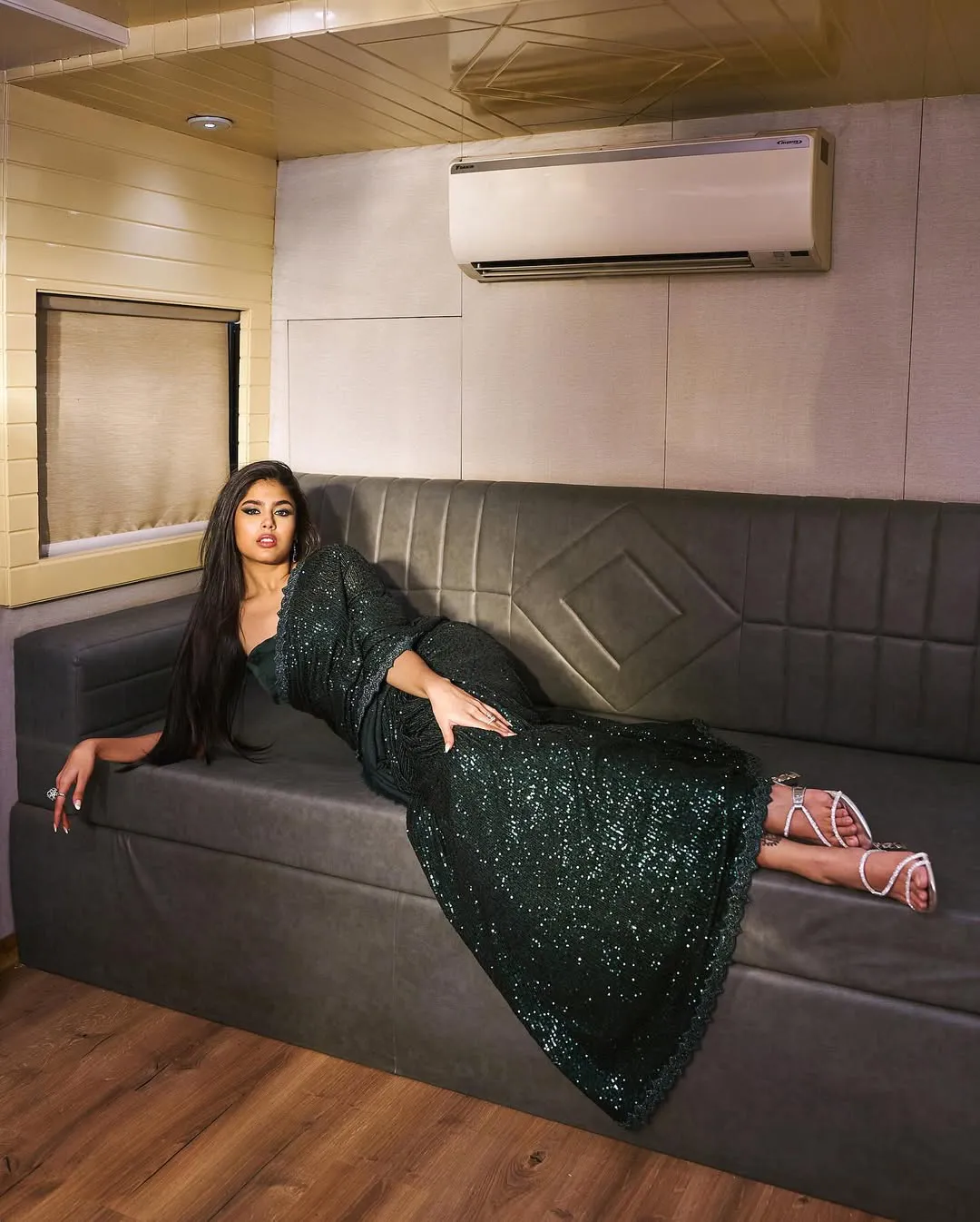 Faria Abdullah Shines in Black Saree