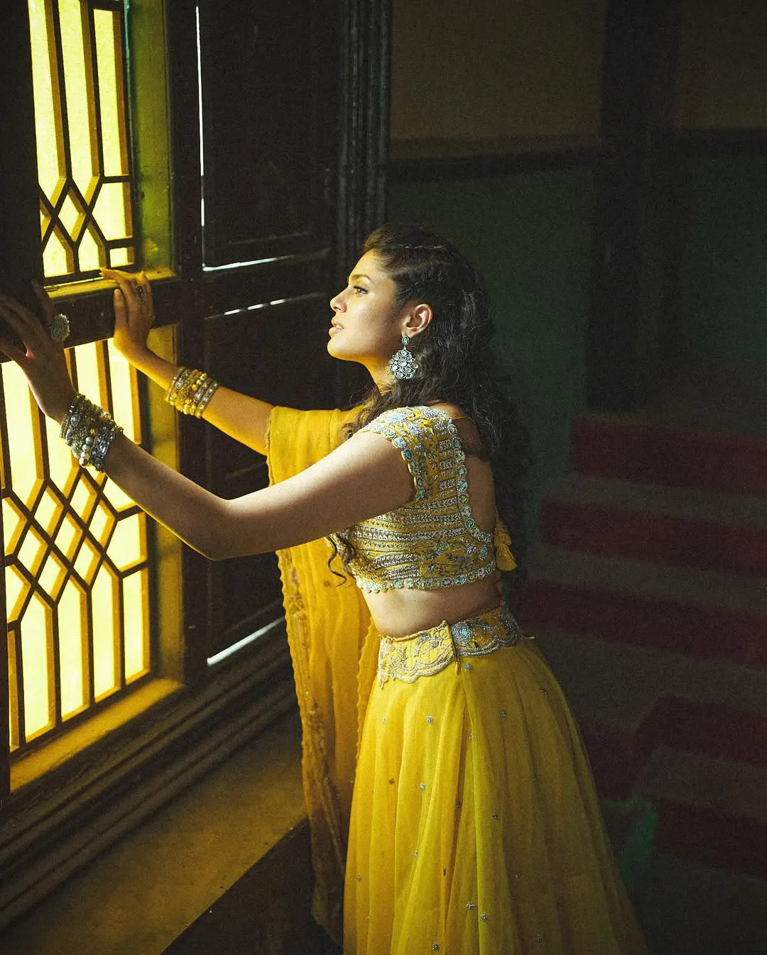 Faria Abdullah Shines in Dark