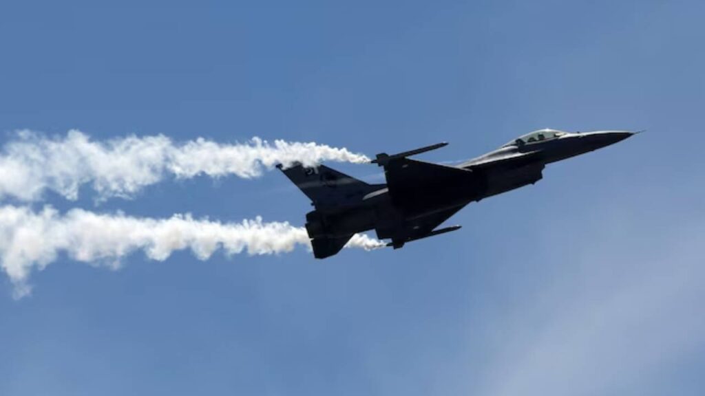 Fighter jet