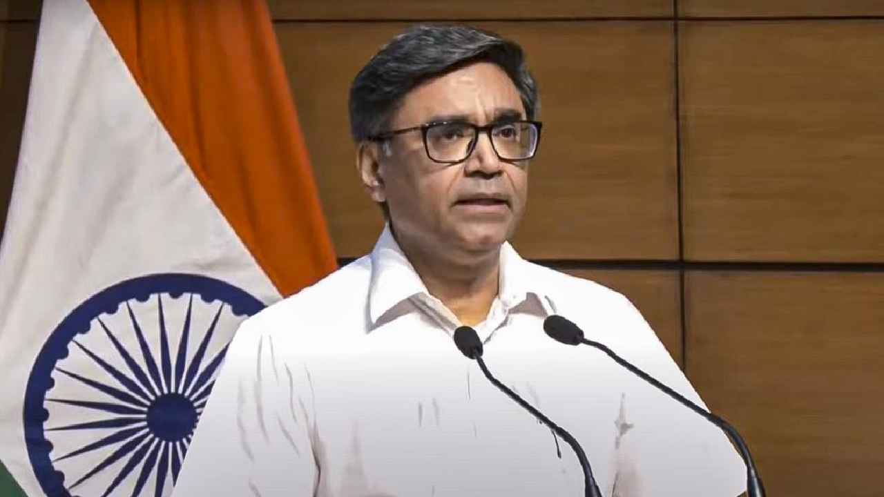 Vikram Misri: ఉగ్రవాదంపై దొంగ నాటకాలు, దొంగ లెక్కలు- పాకిస్తాన్పై విరుచుకుపడ్డ భారత విదేశాంగ శాఖ కార్యదర్శి Vikram Misri: ఉగ్రవాదంపై దొంగ నాటకాలు, దొంగ లెక్కలు- పాకిస్తాన్పై విరుచుకుపడ్డ భారత విదేశాంగ శాఖ కార్యదర్శి