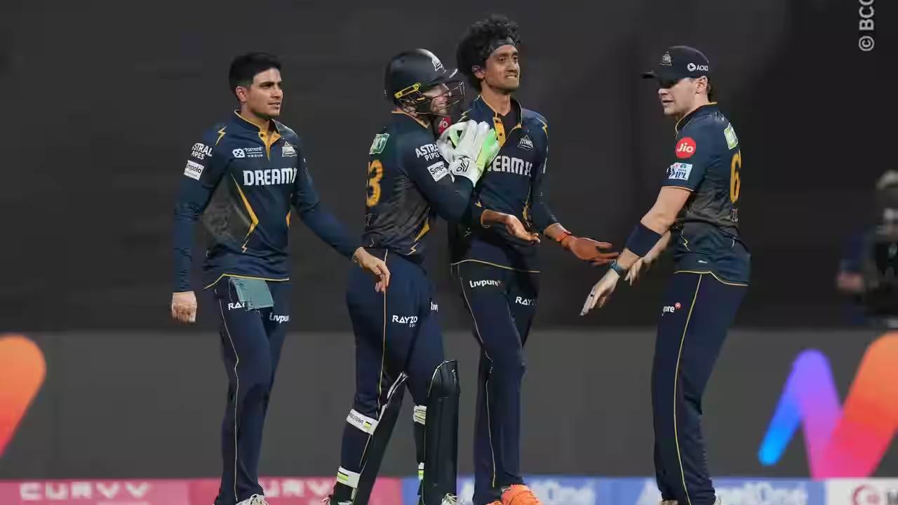 Gujarat Titans : చరిత్ర సృష్టించిన గుజరాత్ టైటాన్స్.. ఆర్సీబీ, ముంబై, మరే జట్టుకు సాధ్యం కాలే.. ఐపీఎల్లో ఒకే ఒక టీమ్.. Gujarat Titans : చరిత్ర సృష్టించిన గుజరాత్ టైటాన్స్.. ఆర్సీబీ, ముంబై, మరే జట్టుకు సాధ్యం కాలే.. ఐపీఎల్లో ఒకే ఒక టీమ్..