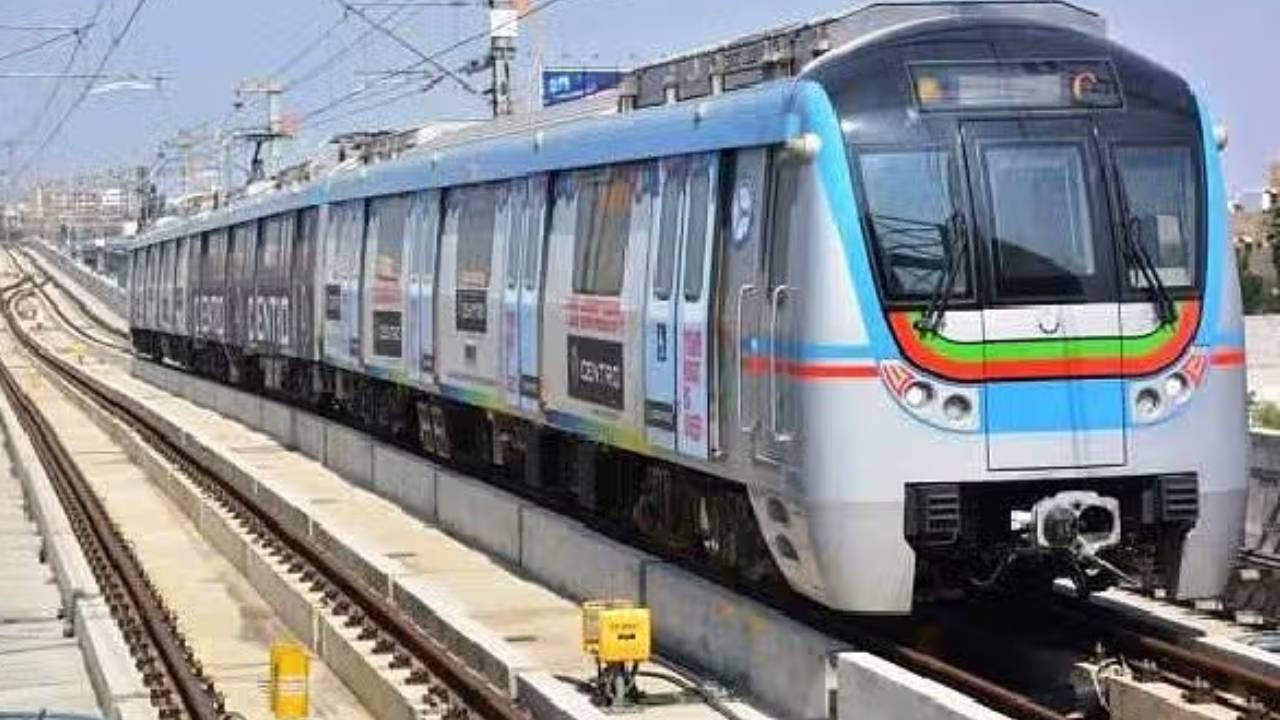 హైదరాబాద్ మెట్రో ప్రయాణికులకు షాక్… పెరిగిన ఛార్జీలు.. టికెట్ రేట్లు ఎలా ఉన్నాయంటే? హైదరాబాద్ మెట్రో ప్రయాణికులకు షాక్… పెరిగిన ఛార్జీలు.. టికెట్ రేట్లు ఎలా ఉన్నాయంటే?
