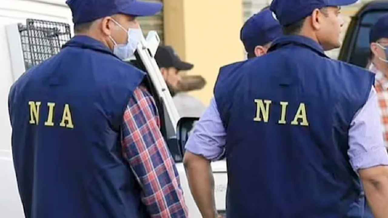 Hyderabad Terror Bid Foiled: హైదరాబాద్ పేలుళ్లకు కుట్ర కేసులో సంచలన విషయాలు.. Hyderabad Terror Bid Foiled: హైదరాబాద్ పేలుళ్లకు కుట్ర కేసులో సంచలన విషయాలు..