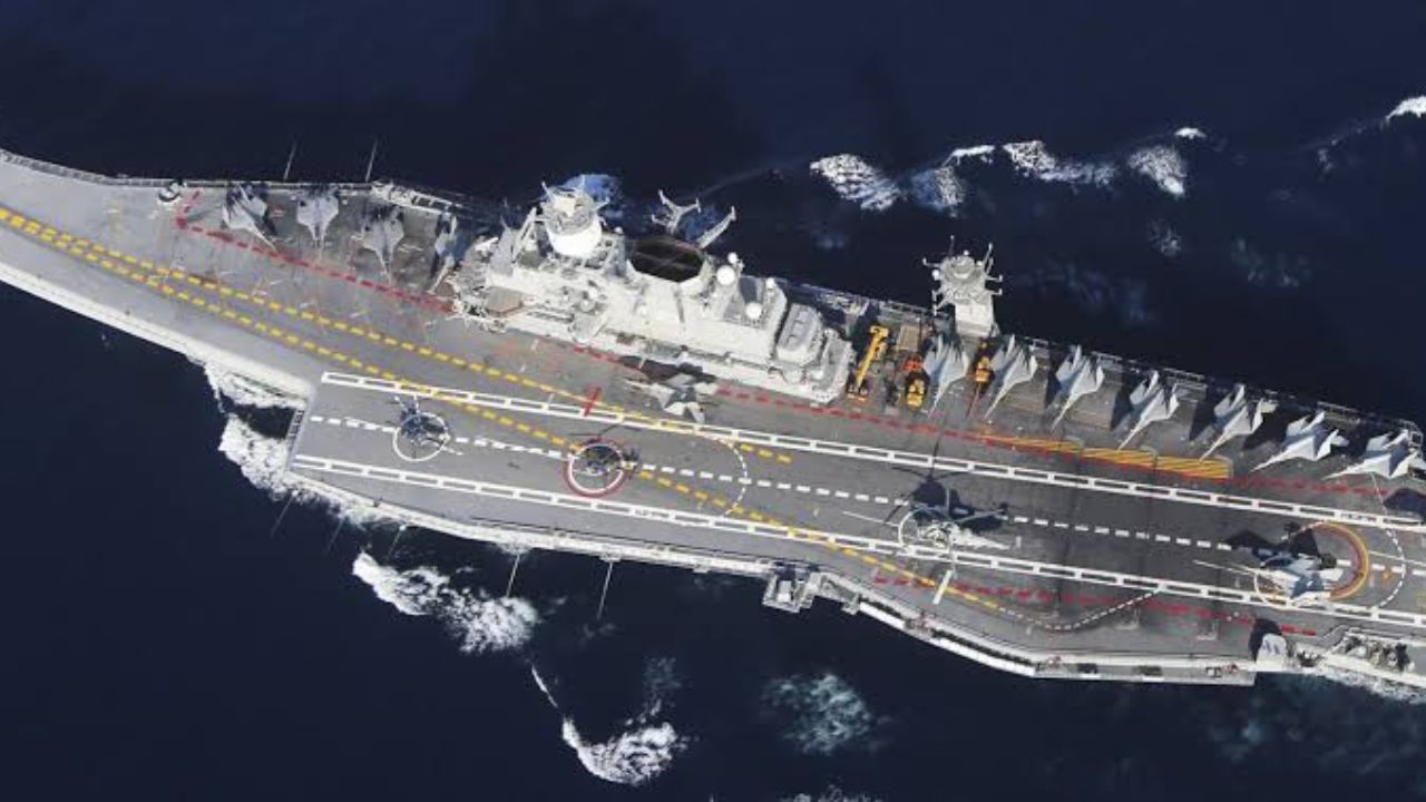 INS Vikrant: రంగంలోకి ఐఎన్ఎస్ విక్రాంత్.. పాక్ కరాచీ పోర్ట్ లక్ష్యంగా యుద్ధ నౌకలు, జలాంతర్గాములను మోహరించిన భారత్.. INS Vikrant: రంగంలోకి ఐఎన్ఎస్ విక్రాంత్.. పాక్ కరాచీ పోర్ట్ లక్ష్యంగా యుద్ధ నౌకలు, జలాంతర్గాములను మోహరించిన భారత్..