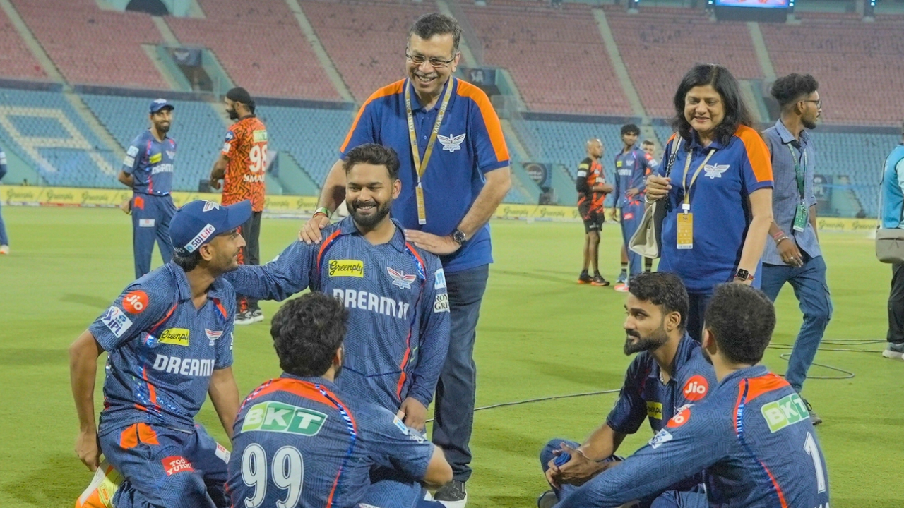 GT vs LSG : గుజరాత్ పై విజయం.. లక్నో ఓనర్ సంజీవ్ గొయెంకా ట్వీట్ వైరల్.. మళ్లీ.. GT vs LSG : గుజరాత్ పై విజయం.. లక్నో ఓనర్ సంజీవ్ గొయెంకా ట్వీట్ వైరల్.. మళ్లీ..