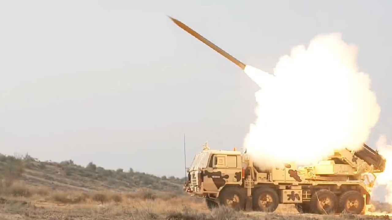 India Pakistan Tensions: పాకిస్తాన్ దాడులను చిత్తు చిత్తు చేస్తున్న భారత్.. ఎక్కడికక్కడ పాక్ డ్రోన్లు పేల్చివేత.. India Pakistan Tensions: పాకిస్తాన్ దాడులను చిత్తు చిత్తు చేస్తున్న భారత్.. ఎక్కడికక్కడ పాక్ డ్రోన్లు పేల్చివేత..