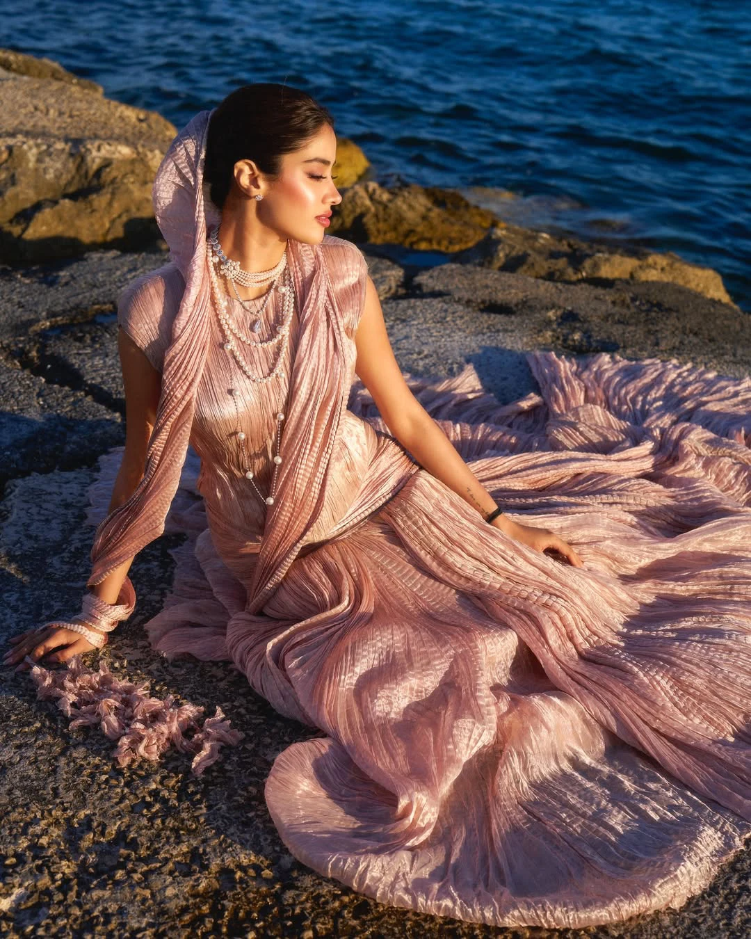 Janhvi Kapoor Stunning Looks in Cannes Film Festival