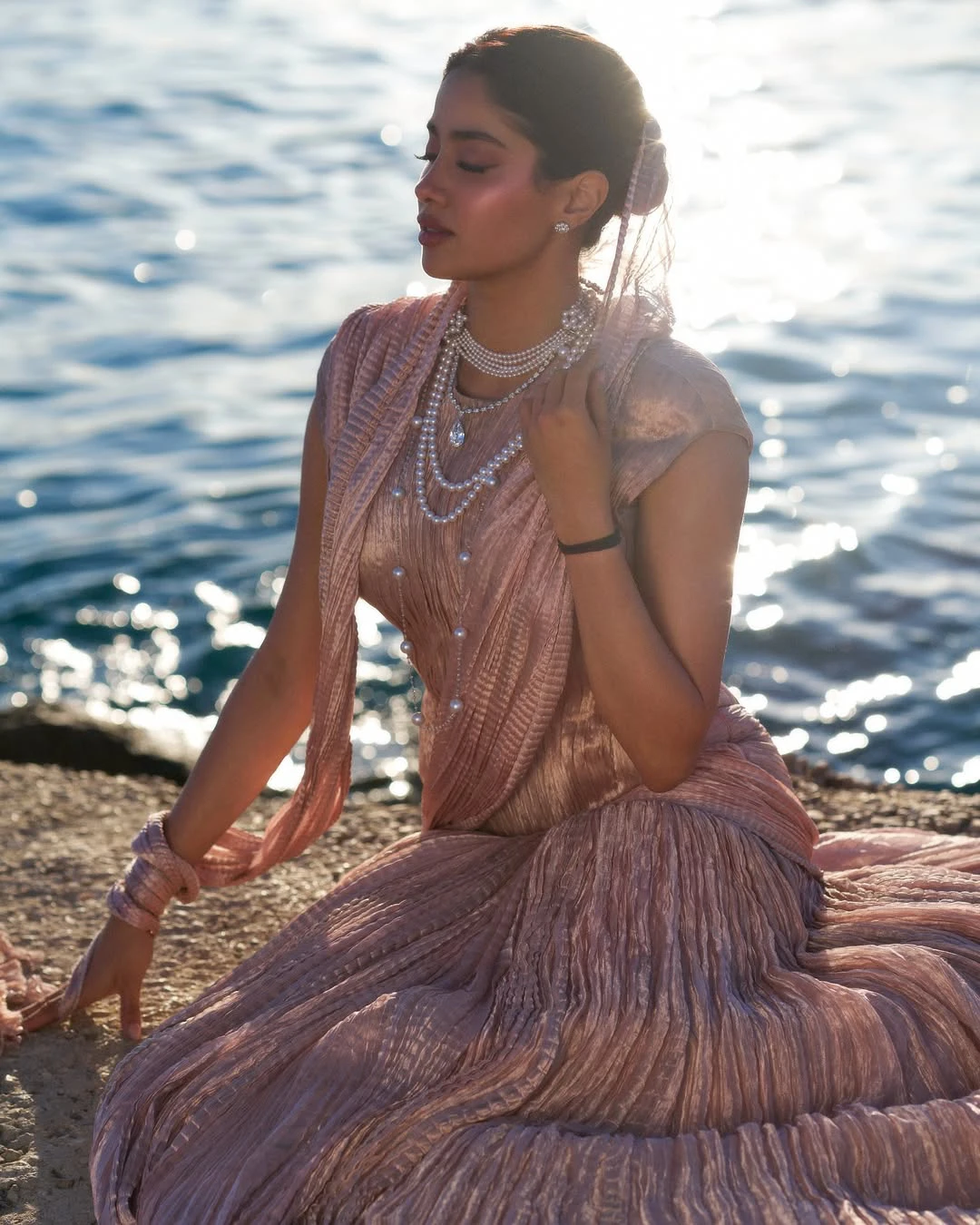Janhvi Kapoor Stunning Looks in Cannes Film Festival