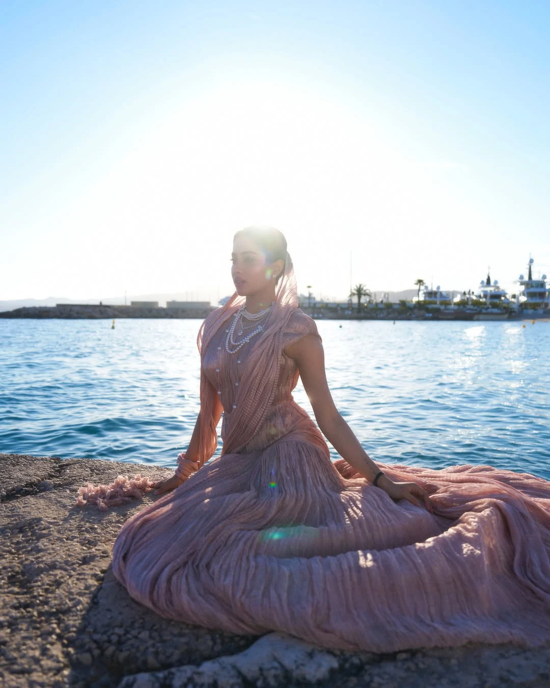 Janhvi Kapoor Stunning Looks in Cannes Film Festival