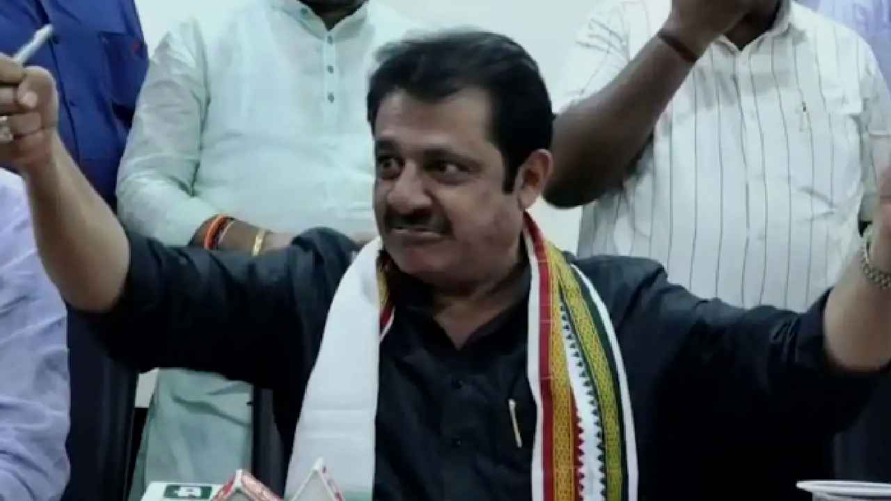 Zameer Ahmed Khan: సూసైడ్ బాంబర్ను అవుతా, పాకిస్తాన్పై దాడి చేస్తా- కర్నాటక మంత్రి సంచలన వ్యాఖ్యలు Zameer Ahmed Khan: సూసైడ్ బాంబర్ను అవుతా, పాకిస్తాన్పై దాడి చేస్తా- కర్నాటక మంత్రి సంచలన వ్యాఖ్యలు