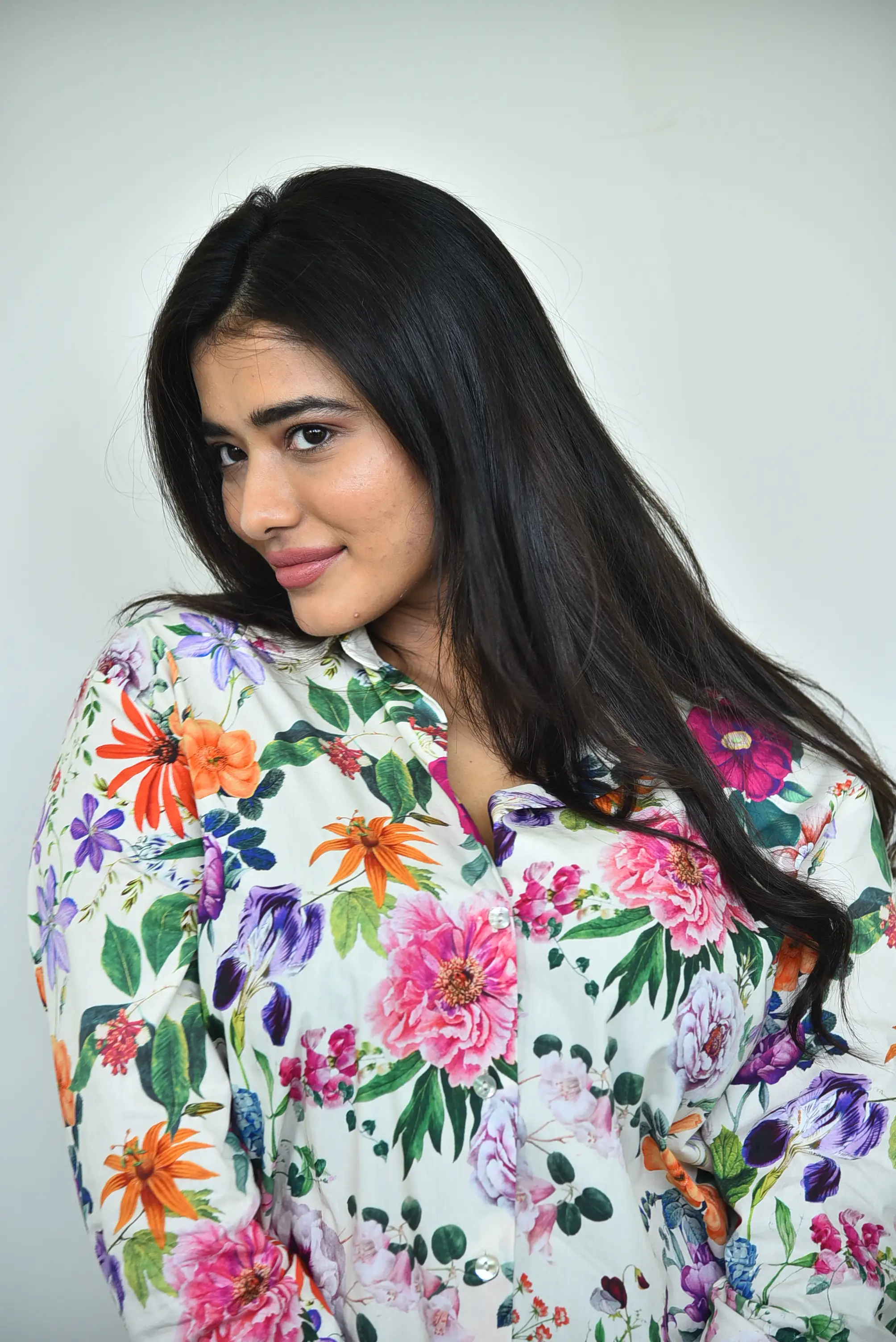 Ketika Sharma Stylish Looks in Single Movie Promotions