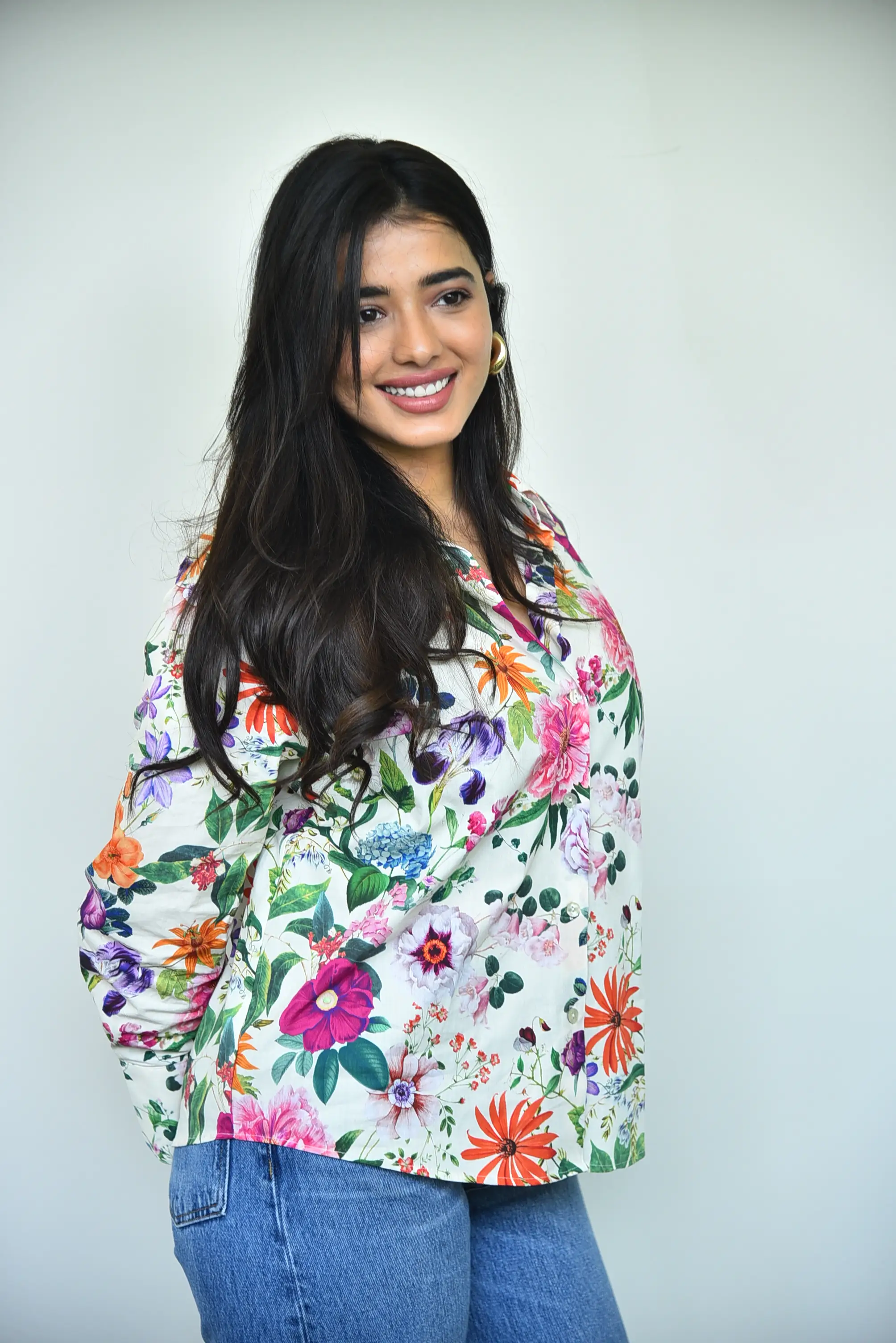 Ketika Sharma Stylish Looks in Single Movie Promotions