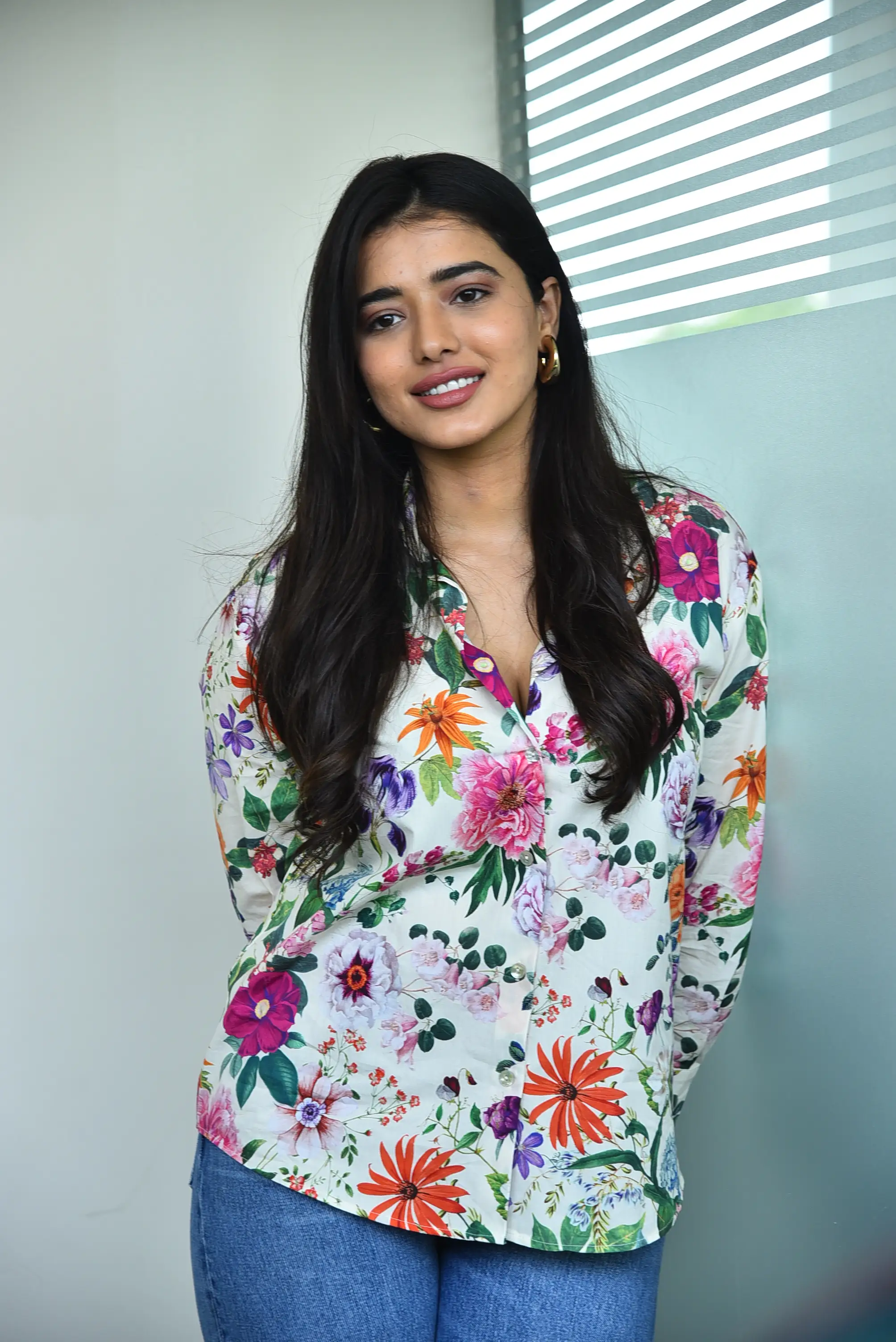 Ketika Sharma Stylish Looks in Single Movie Promotions