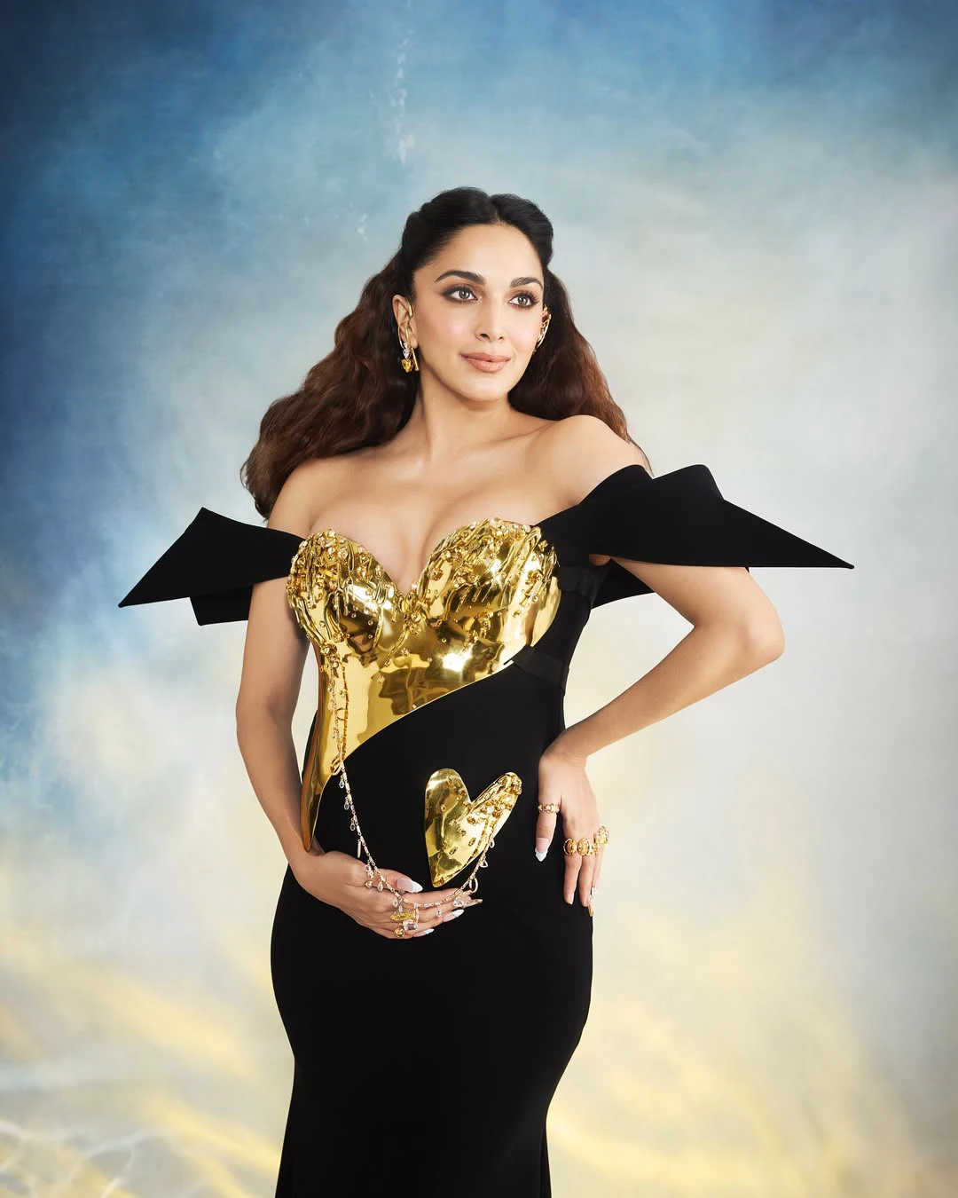Kiara Advani Baby Bump Photos